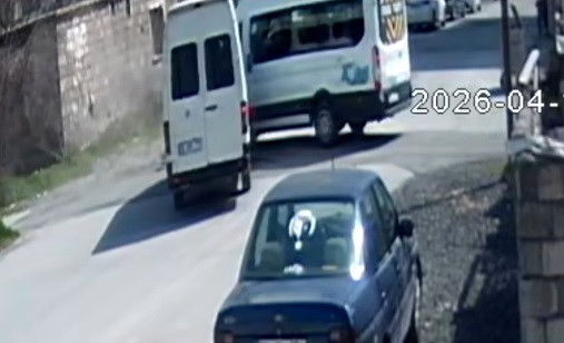 Kayseri'de Minibüslerin Çarpıştığı Feci Kaza Kamerada: Çok Sayıda Yaralı Var